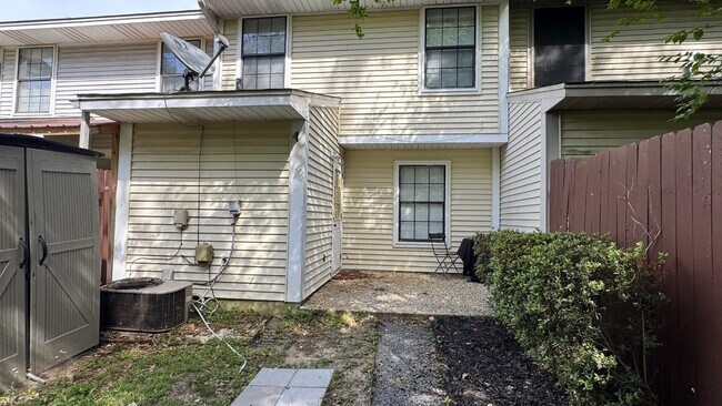 Foto del edificio - 115 Wellington Pl