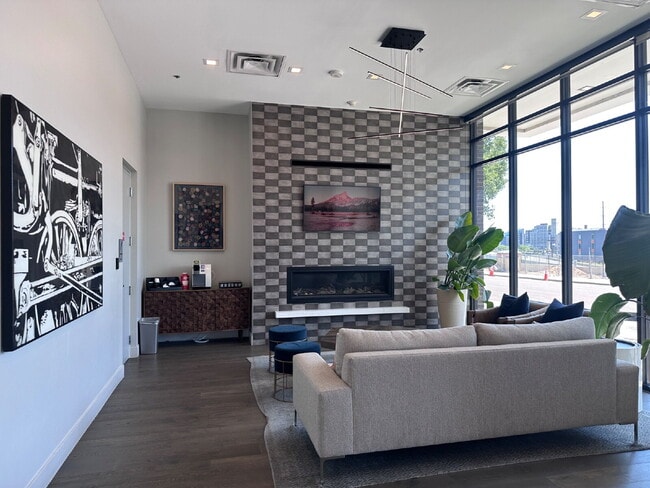 Building Photo - Stunning Denver Condo with Assigned Garage...