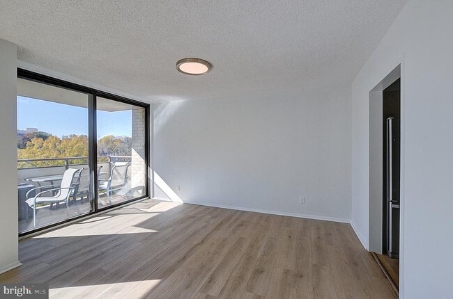 Building Photo - 5225 Pooks Hill Rd