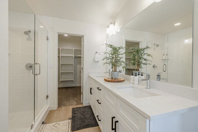 Foto del edificio - 408 S 680 E