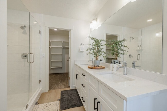 Building Photo - 408 S 680 E