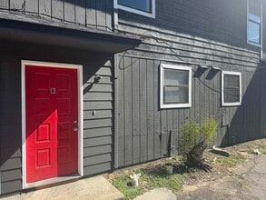 Building Photo - 3280 Nekoma Ln