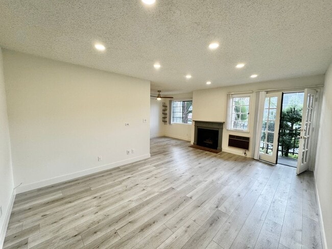 Building Photo - 3546 Hughes Ave