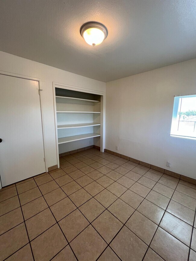 Foto del edificio - 9905 W Shaw Ave