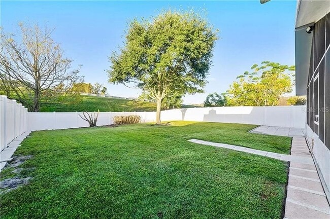 Building Photo - 2661 Delcrest Dr