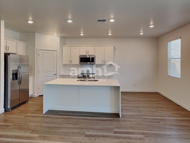 Foto del edificio - 9630 E Friedel Dr