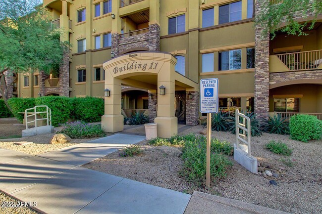 Foto del edificio - 5450 E Deer Valley Dr