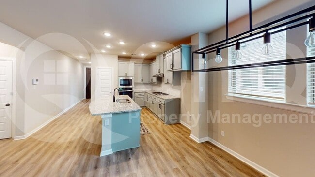 Foto del edificio - 5521 Capilano Ct
