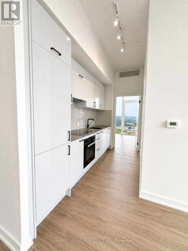 Building Photo - 5 Quarrington Ln