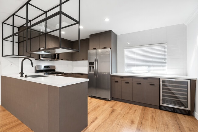Building Photo - 5941 Comey Ave