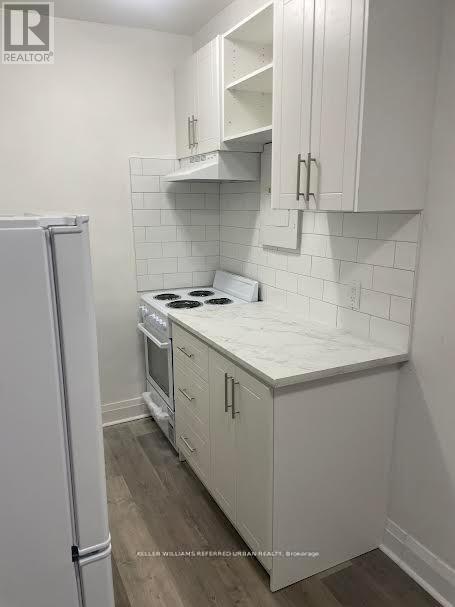 Photo du bâtiment - 137 Eglinton Ave W