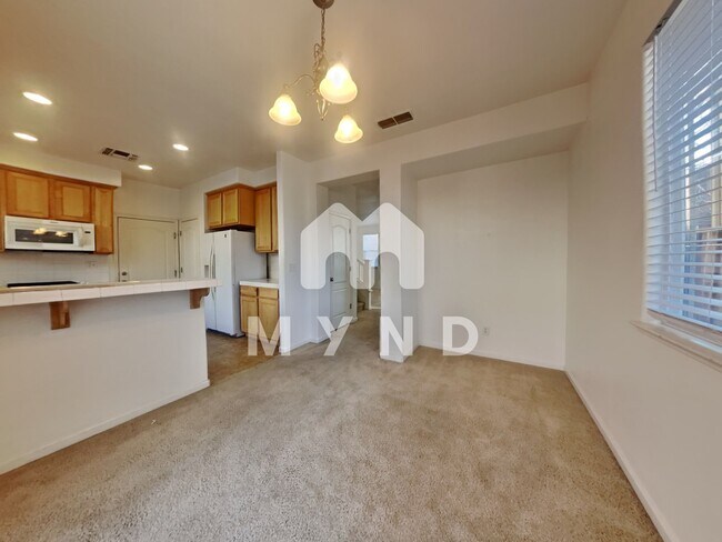 Building Photo - 10 Shadmoor Pl