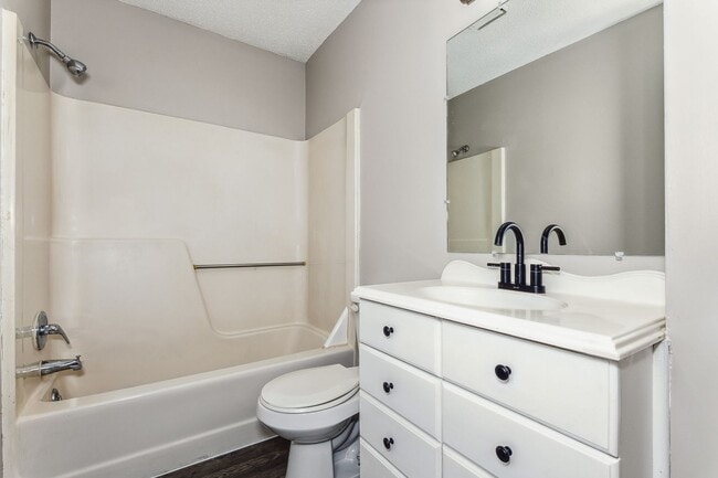 Building Photo - 408 S Woodchuck Ln