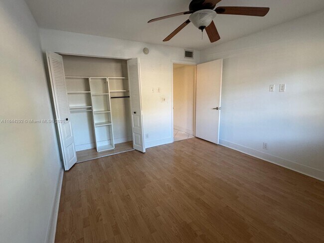 Foto del edificio - 1040 NW 80th Ave