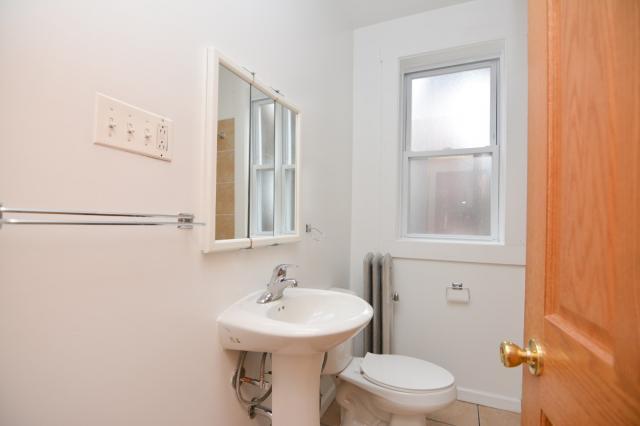 Building Photo - 1 bedroom in Chicago IL 60625