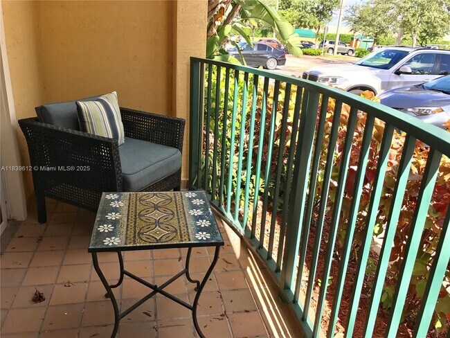 Foto del edificio - 7220 NW 114th Ave