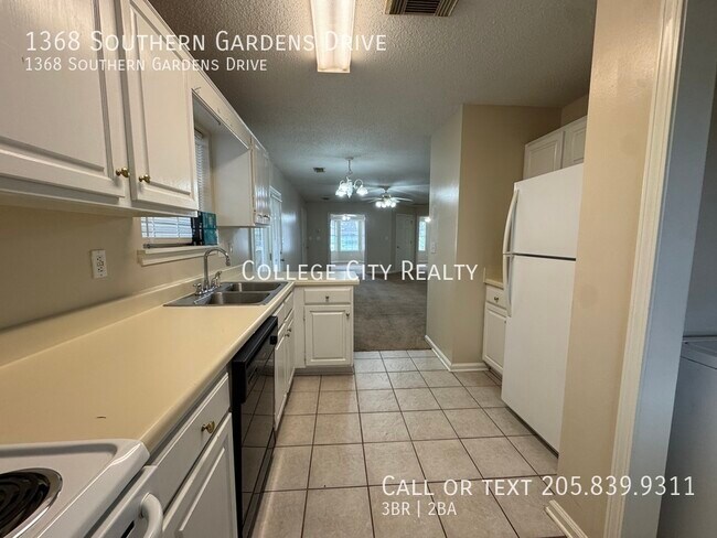 Foto del edificio - 1368 Southern Gardens Dr