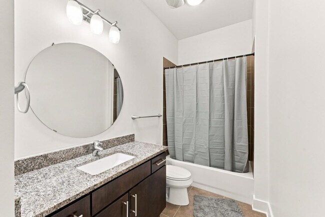 Foto del edificio - 200 N Highland Ave NE