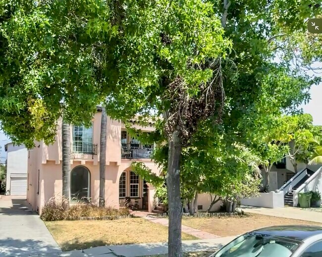 Foto del edificio - 6089 Cashio St