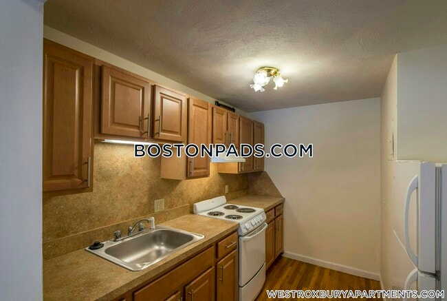 Foto del edificio - 1799 Centre St