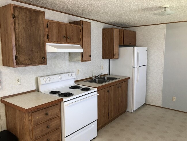 Building Photo - 8104 Old Spanish Trail