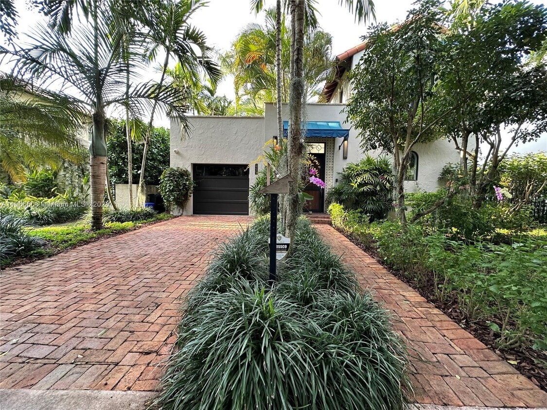455 Amalfi Ave, Coral Gables, FL 33146 House Rental in Coral Gables