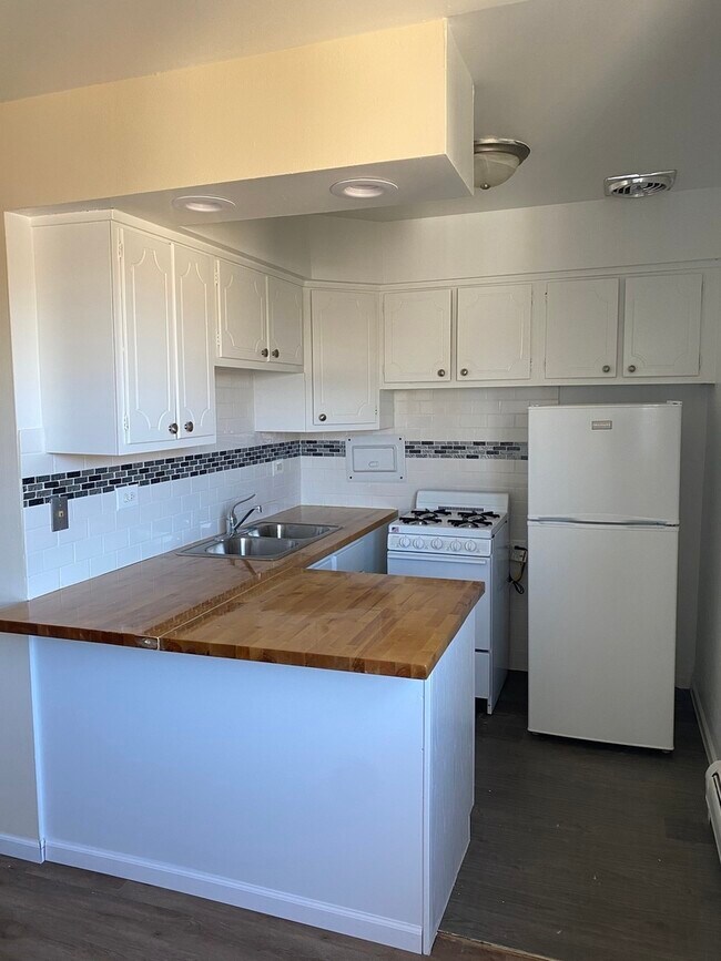 Foto del edificio - 6030 N Kenmore Ave