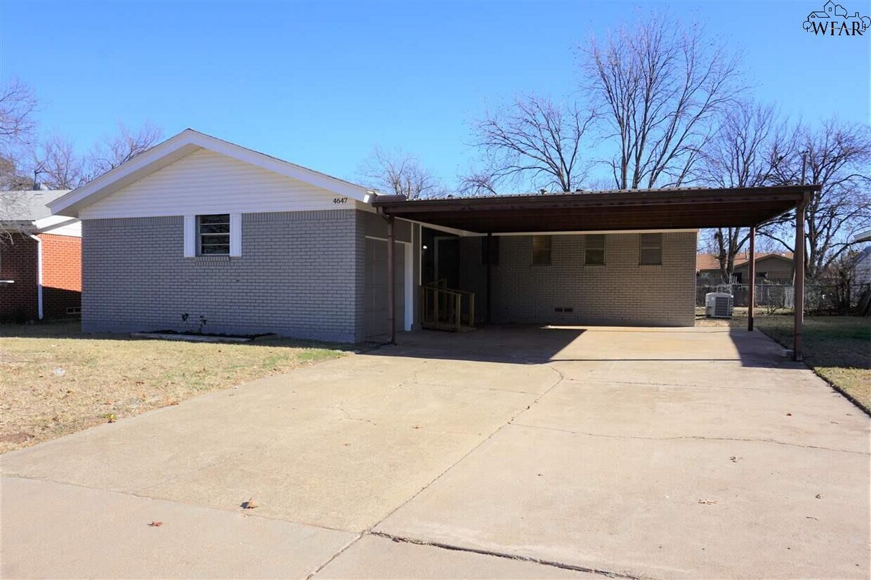 Primary Photo - 4647 Briarwood Dr