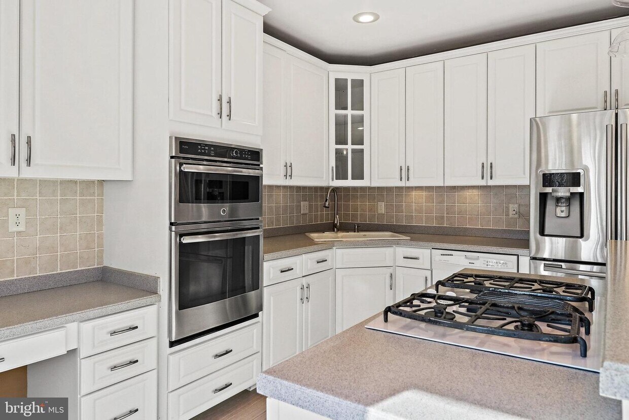 4744 Thornbury Dr, Fairfax, VA 22030 Townhome Rentals in Fairfax VA