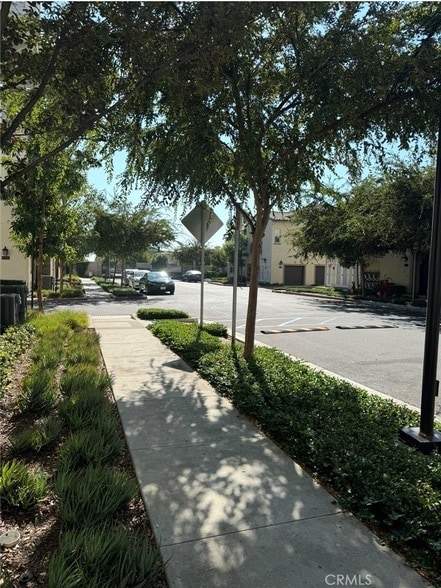 Building Photo - 142 Lantana Dr