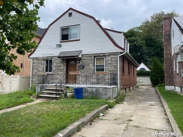 Primary Photo - 69-25 185th St