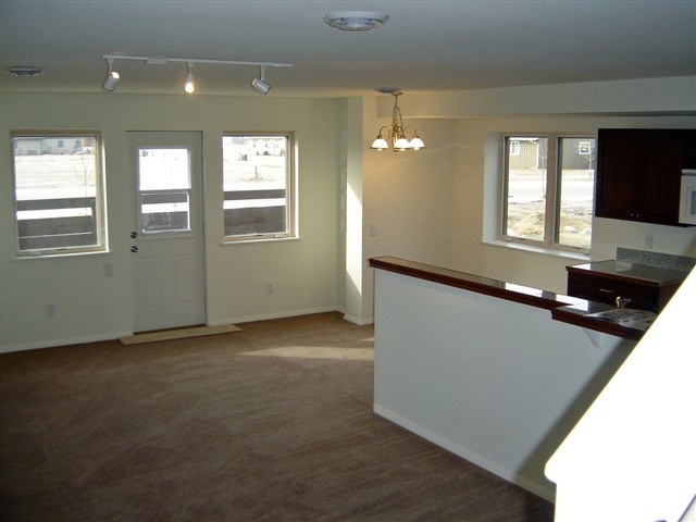 Building Photo - 513 Jordan Way