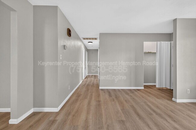 Foto del edificio - 4503 Leeward Dr