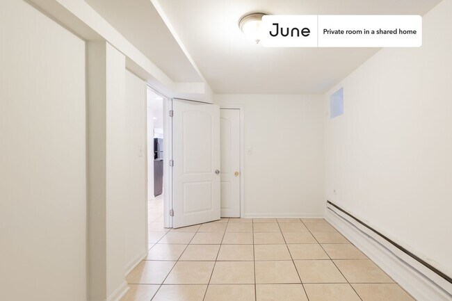 Foto del edificio - Room in Shared 3 bed/1 bath home