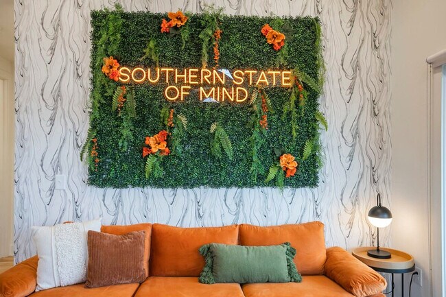 Building Photo - 1011 12th Ave S