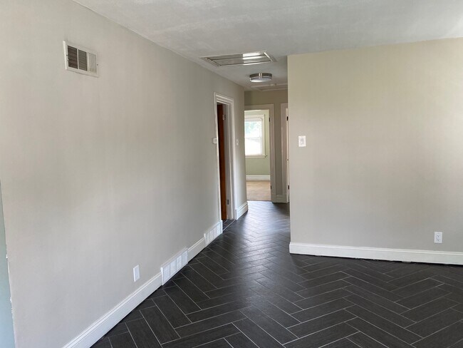Building Photo - 5112 Michael Ave