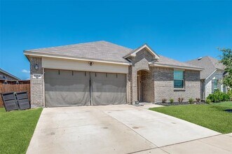 Building Photo - 11425 Silver Queen Dr