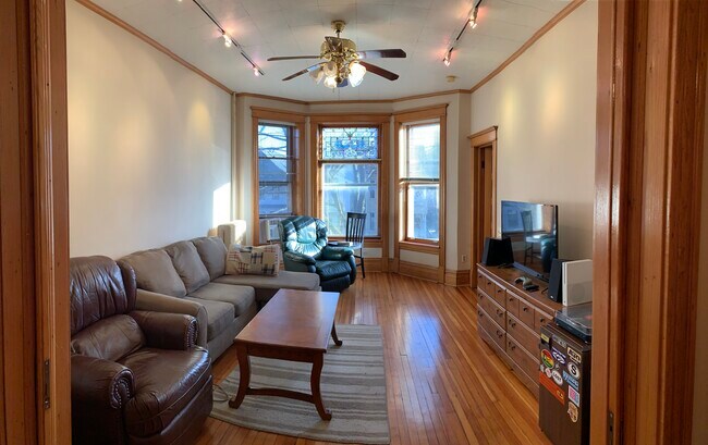 Building Photo - 1132 Wrightwood W Ave