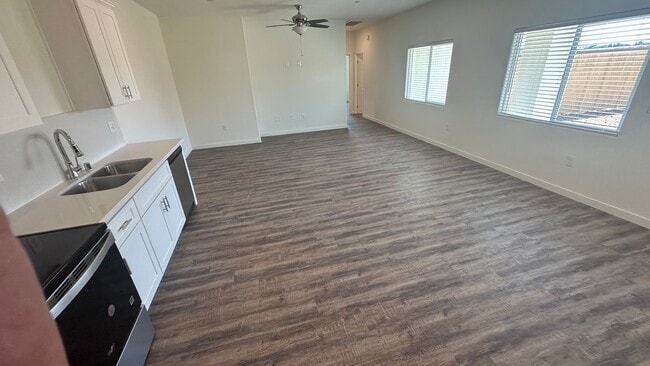 Building Photo - Coyote Run Duplexes 9004