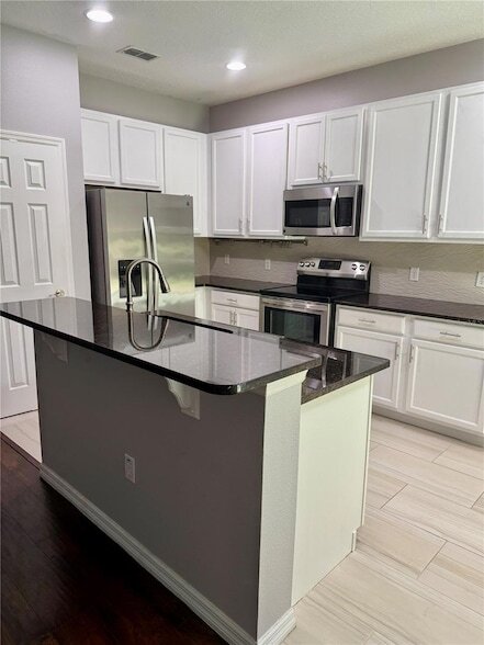 Foto del edificio - 12832 Oulton Cir