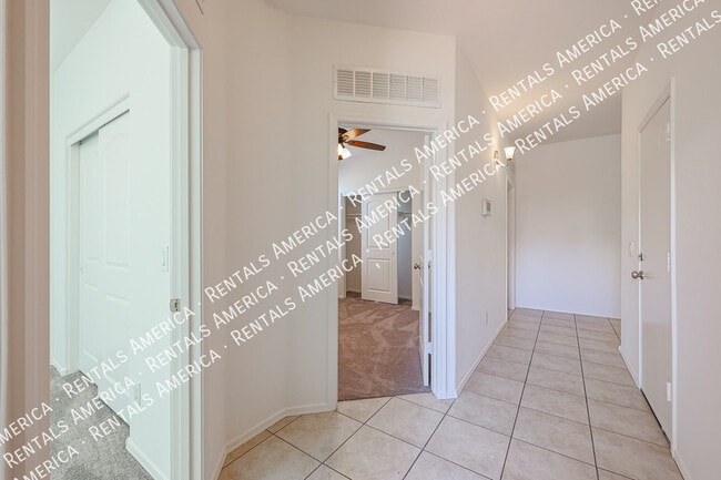 Building Photo - 23852 W Wier Ave