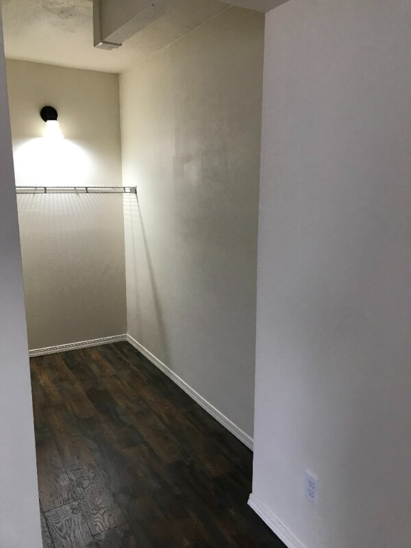 Foto del edificio - 511 E 1st St