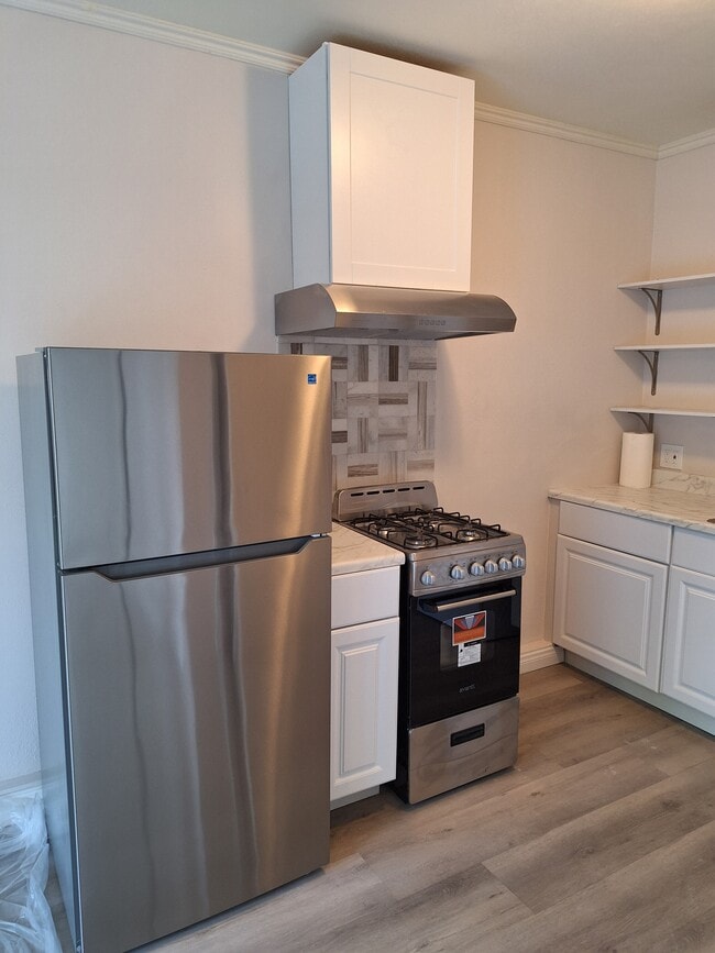 Foto del edificio - 16663 Victory Blvd