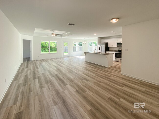 Foto del edificio - 16060 Alabama Ave