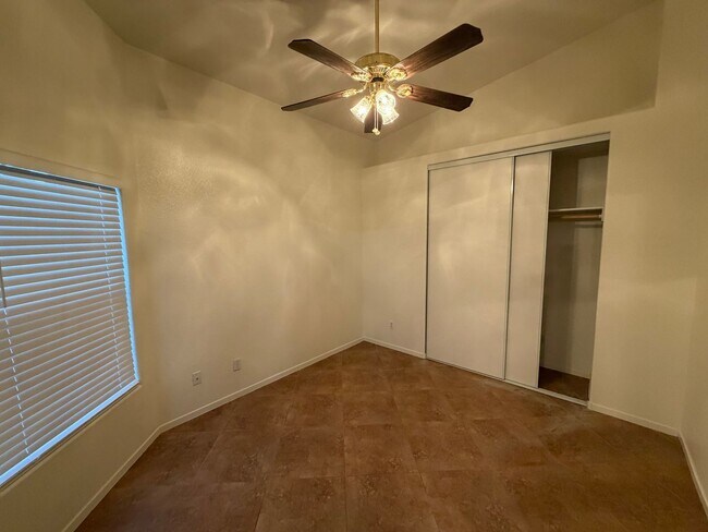 Building Photo - 5028 Tropical Cliff Ave
