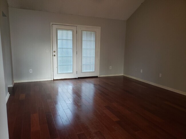 Building Photo - 56 E Beaver Ln