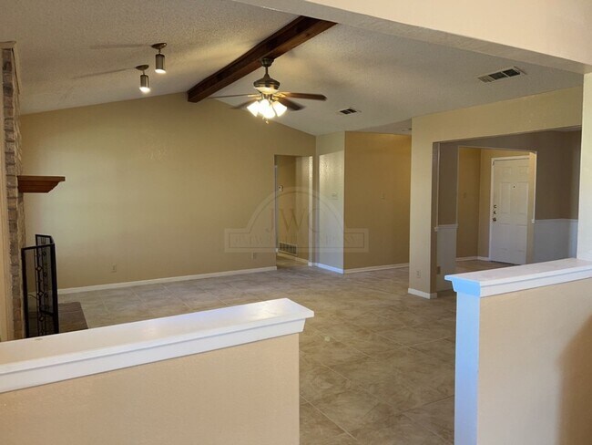 Foto del edificio - 3313 Sungate Dr