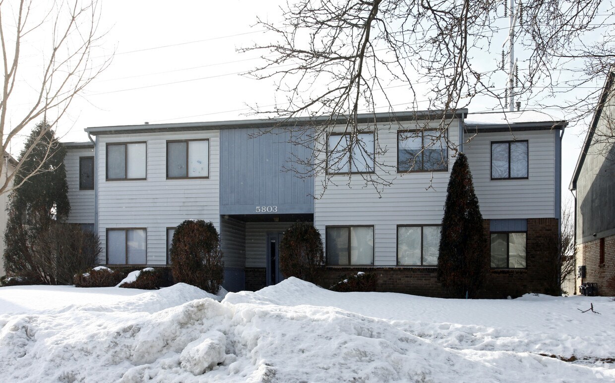 Building Photo - 5803 Ryewyck Dr