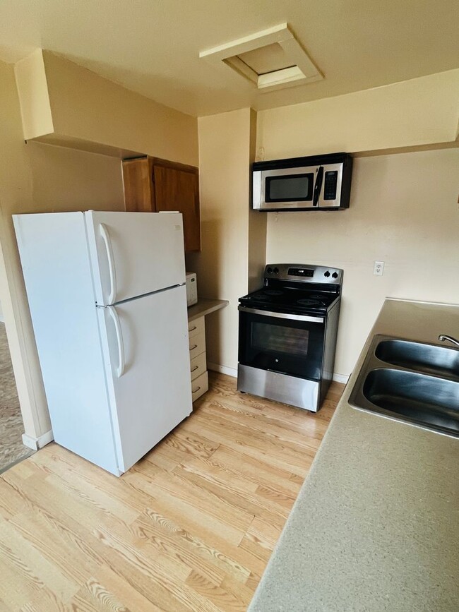 Foto del edificio - 3 bedroom 2 bathroom house