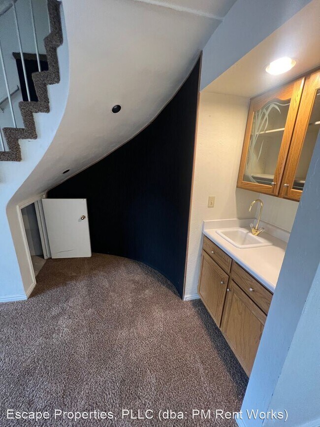 Building Photo - 3 br, 2.5 bath House - 1330 W Indian Hills...